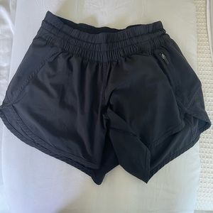 LuLu Lemon Hotty Hot Short 3.5 inseam